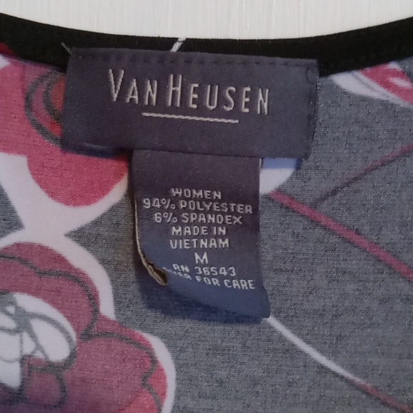 Short sleeve Van Heusen top, Size M, tie at bottom front - Picture 3 of 5